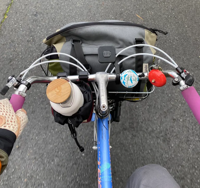 the trek cockpit, with a shark bell!