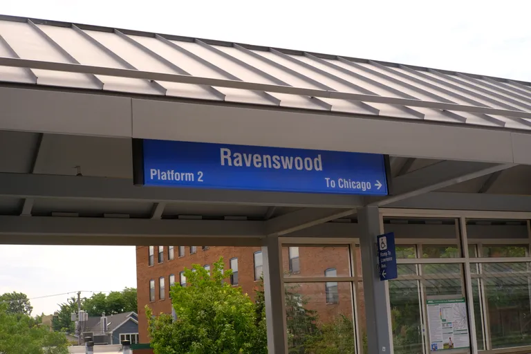 Platform wayfinding at Ravenswood