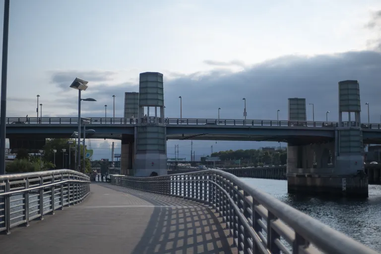 A bridge over the Schuykill River and trail